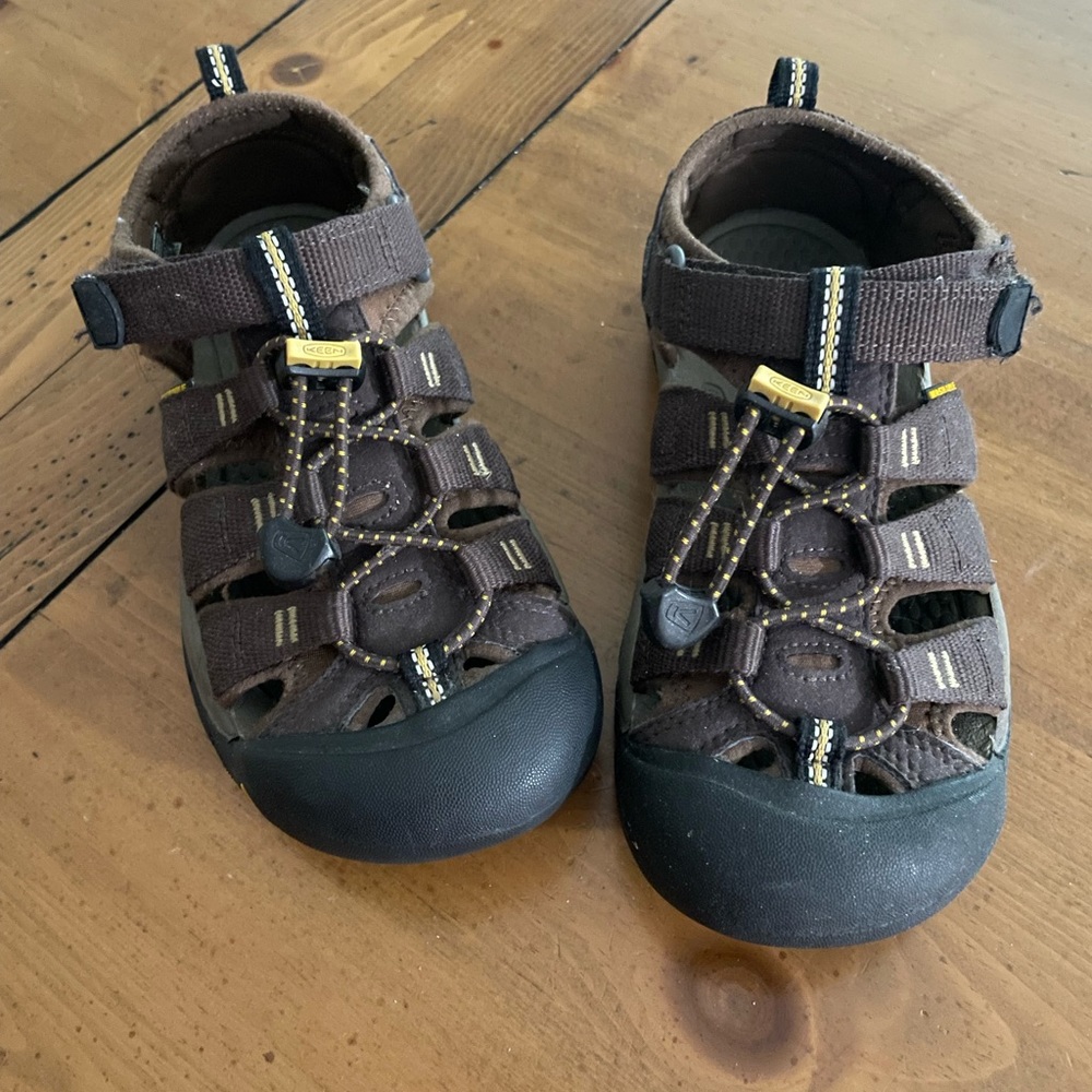 Keens Boys Sandals size 2